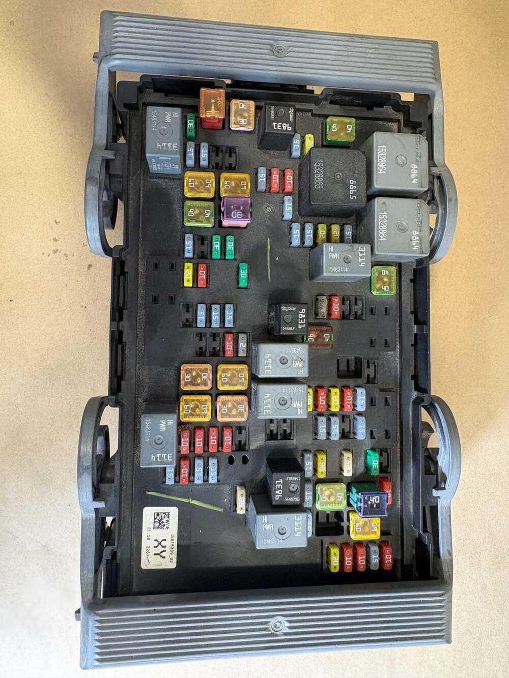 2007–2009 GM Underhood Fuse Box Junction Block 25815389 Silverado Tahoe Yukon